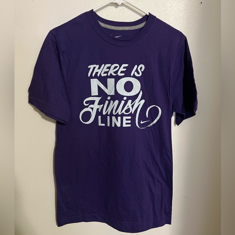 NIKE Classic Logo Short Sleeve Athletic Cotton T Shirt Purple & White Boys Sz S‎